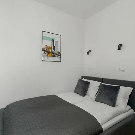 Szamarzewskiego With Balcony By Renters *