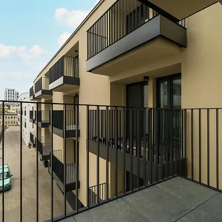 Szamarzewskiego With Balcony By Renters Apartment